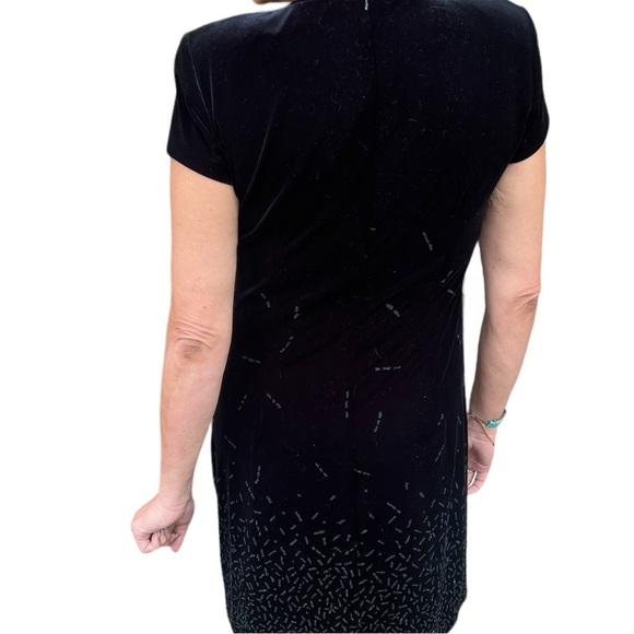 Jeffery & Dara Vintage Velvet Beaded Elegant Dress - Picture 4 of 12